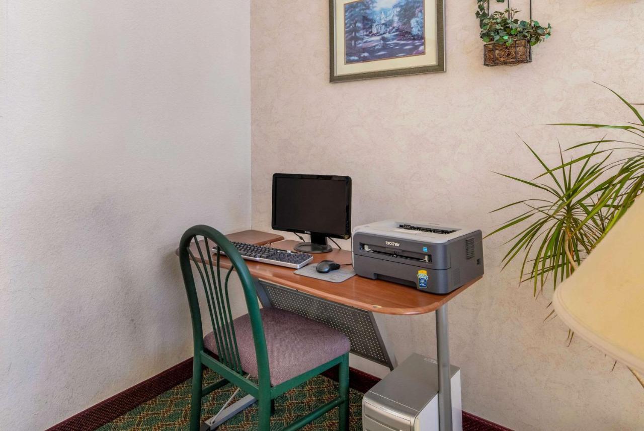 Hotel Rodeway 2*