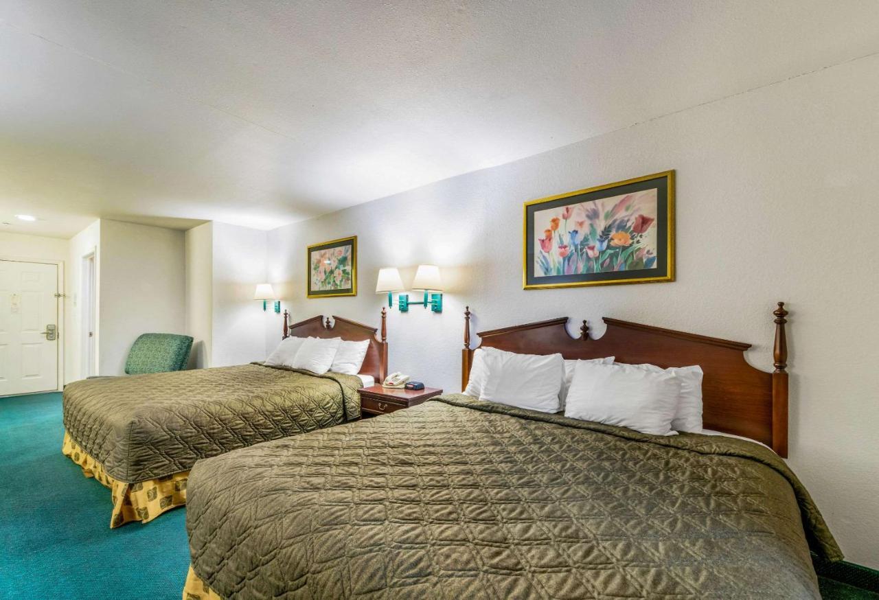 Rodeway Hotel